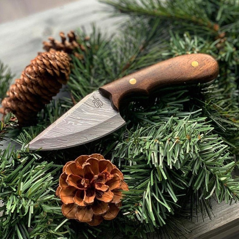 Custom Handmade 1095 Damascus Steel Fixed Blade Skinner Hunting Knife With Leather sheath (Walnut Wood handle)