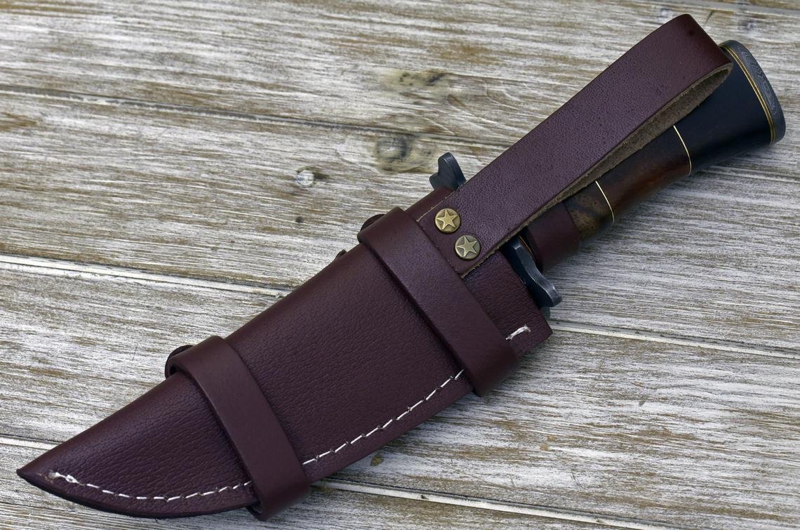 DAMASCUS HUNTING KNIFE, Custom 10.0" ,Hand forged, Damascus Bowie knife, Damascus Guard, Exotic Bolivian Rose wood handle - Image 2