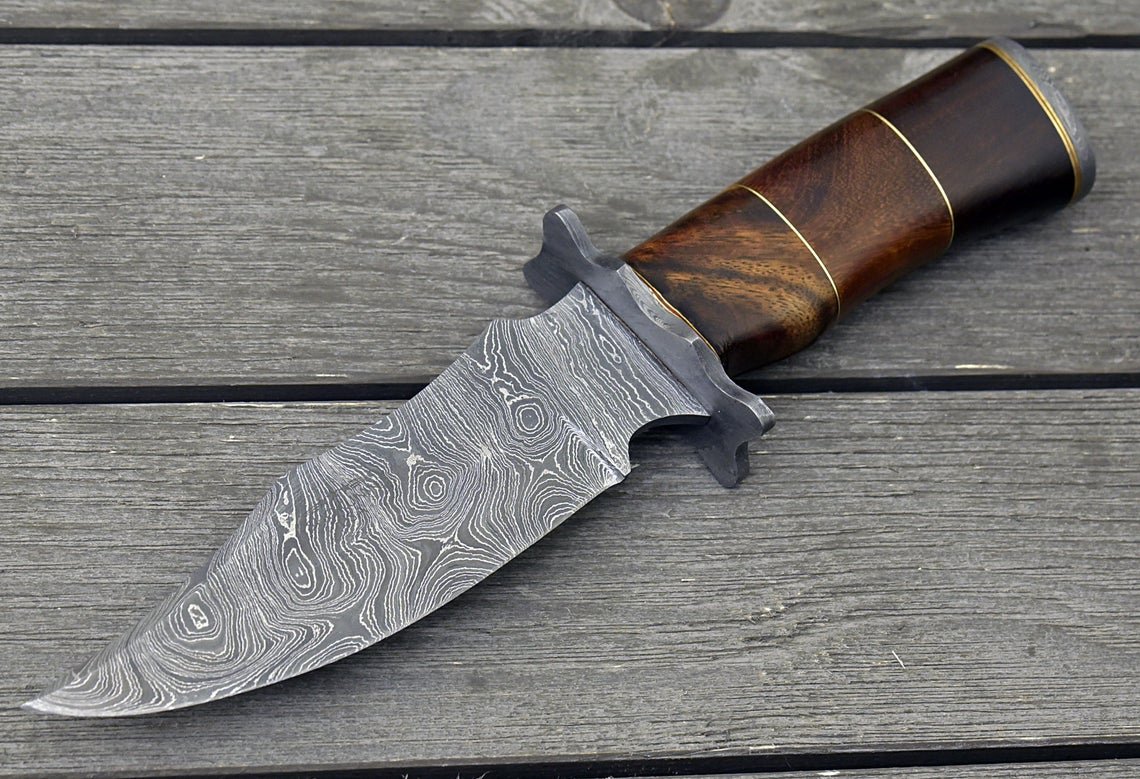 DAMASCUS HUNTING KNIFE, Custom 10.0" ,Hand forged, Damascus Bowie knife, Damascus Guard, Exotic Bolivian Rose wood handle - Image 4