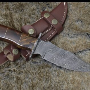 DAMASCUS HUNTING KNIFE, Custom 10.0″ ,Hand forged, Damascus Bowie knife, Damascus Guard, Exotic Bolivian Rose wood handle
