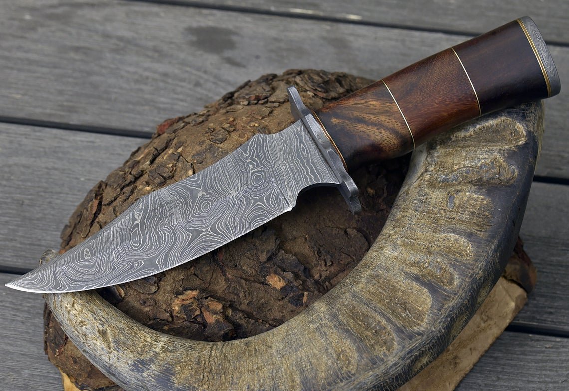 DAMASCUS HUNTING KNIFE, Custom 10.0" ,Hand forged, Damascus Bowie knife, Damascus Guard, Exotic Bolivian Rose wood handle - Image 8