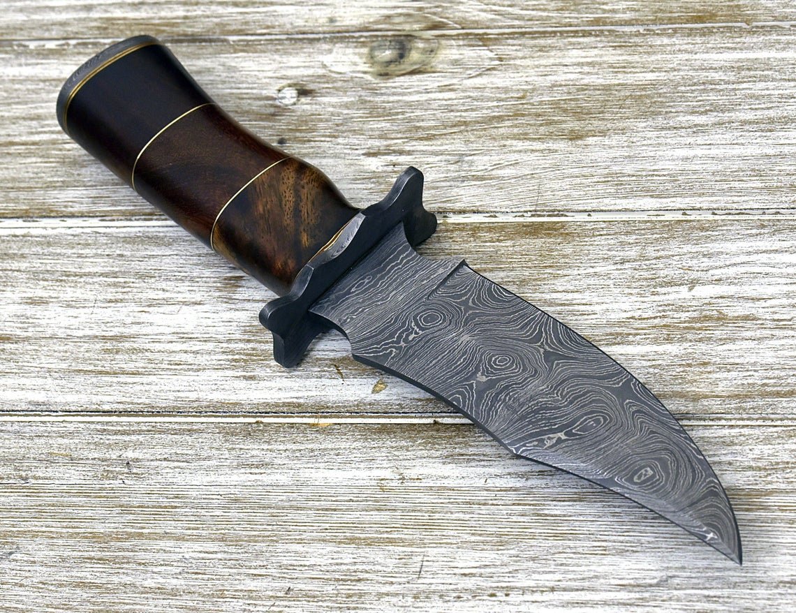 DAMASCUS HUNTING KNIFE, Custom 10.0" ,Hand forged, Damascus Bowie knife, Damascus Guard, Exotic Bolivian Rose wood handle - Image 9
