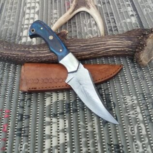 Perfect Hunting Knife Custom Hand Forged Damascus Steel Twist Pattern Sharp Blade Hunting Knife With Leather Sheath