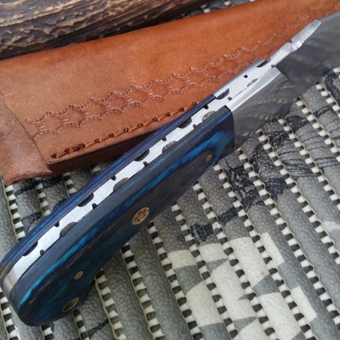 Perfect Hunting Knife Custom Hand Forged Damascus Steel Twist Pattern Sharp Blade Hunting Knife With Leather Sheath - Image 4