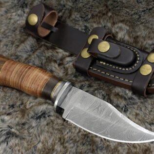 DAMASCUS HUNTING KNIFE, Custom Damascus knife, 10″ ,Hand forged, Damascus steel knife, Damascus Guard, Rose wood & Leather Handle
