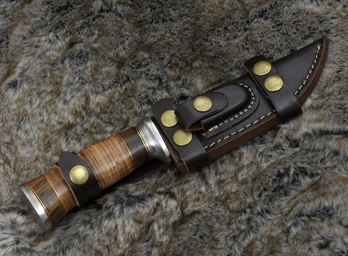 DAMASCUS HUNTING KNIFE, Custom Damascus knife, 10" ,Hand forged, Damascus steel knife, Damascus Guard, Rose wood & Leather Handle - Image 3