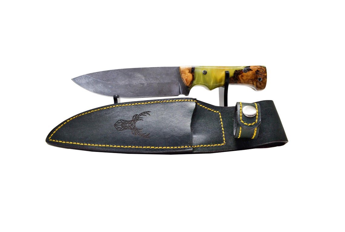 Handmade professional Hunters knife, 100 Percent original Damascus steel