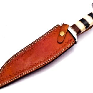 Personalizable Custom Hand Made Forged Hunter Knife Carban Steel Bowie Knife Handle Walnut Wood With Leather Sheath