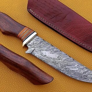 Handmade Damascus hunting knife with leather paouch.