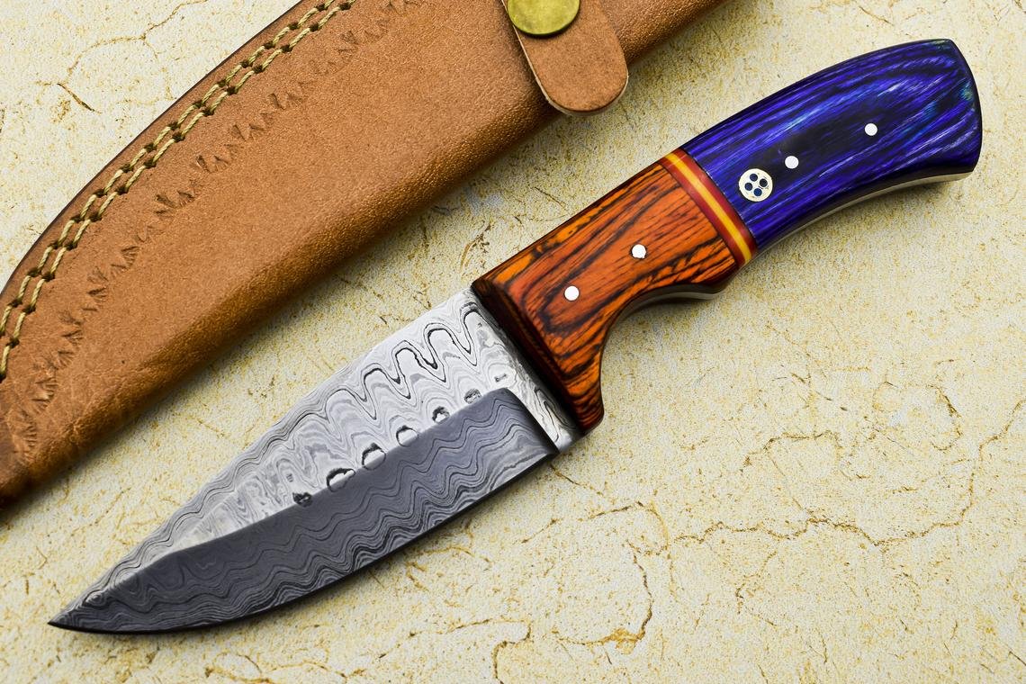 Custom Handmade Damascus Steel Hunting knife Wooden Handle Leather Sheath Size 22.23 cm Mosaic Pin Handle
