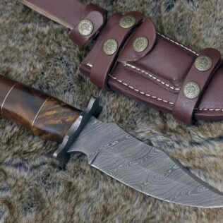 DAMASCUS HUNTING KNIFE, Custom 10.0″ ,Hand forged, Damascus Bowie knife, Damascus Guard, Exotic Bolivian Rose wood handle